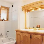ウスタレ ホテル 3*