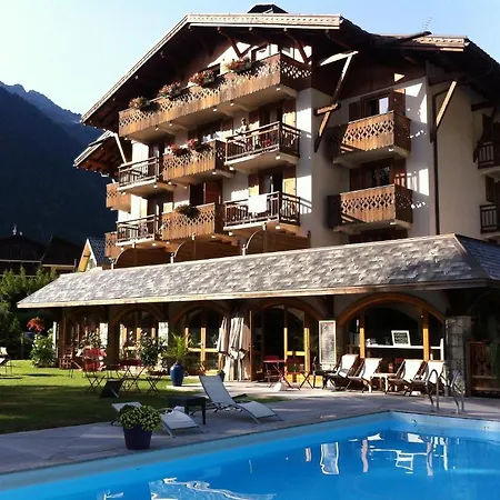 Oustalet Hotel 3*