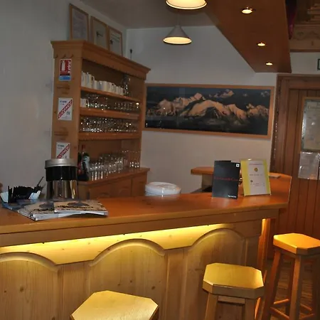 Oustalet Hotel 3*