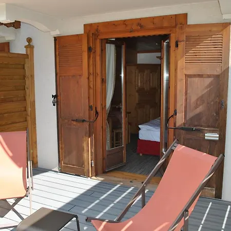 Hotel Oustalet 3*